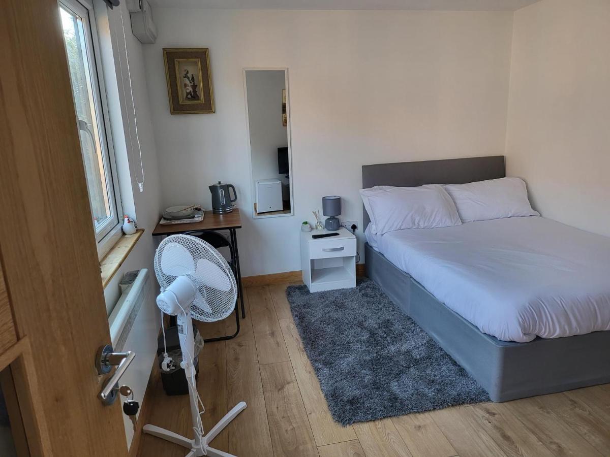 Midway Hotel Watford  Ngoại thất bức ảnh
